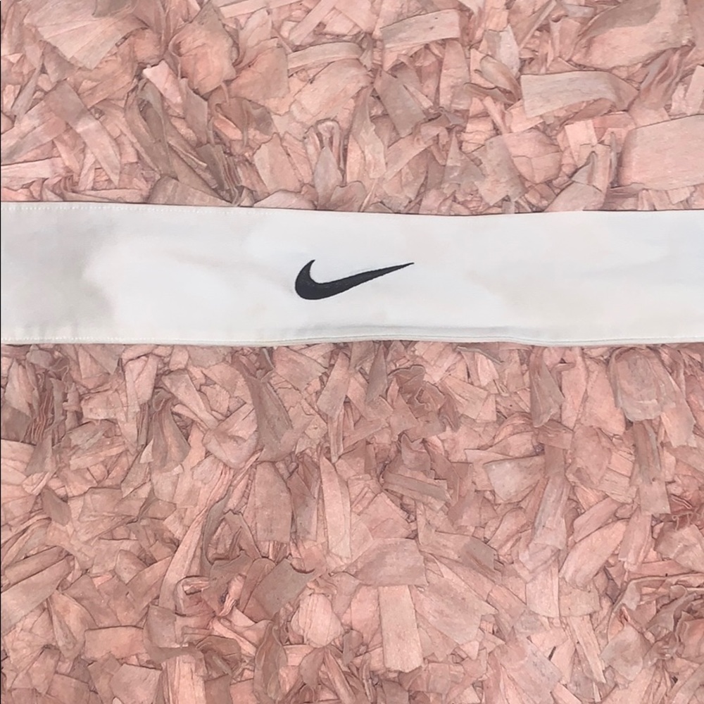WHITE NIKE HEADBAND!!